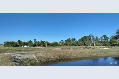 769 Joponica Ave S, Lehigh Acres, FL 33974 - Photo 4