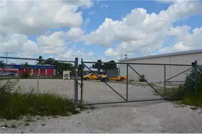 929 Country Club Blvd, Cape Coral, FL 33990 - Photo 4