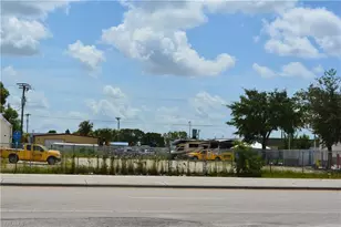 929 Country Club Blvd, Cape Coral, FL 33990 - Photo 1