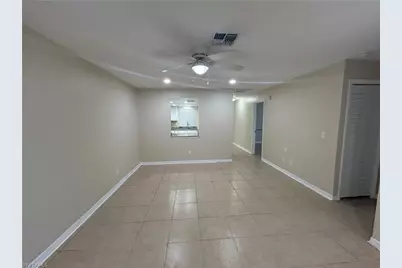 1239 SE 23rd Pl #Right side, Cape Coral, FL 33990 - Photo 4
