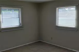 28 Temple Ct, Lehigh Acres, FL 33936 - Photo 12