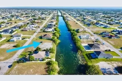 2025 NE 5th Pl, Cape Coral, FL 33909 - Photo 4