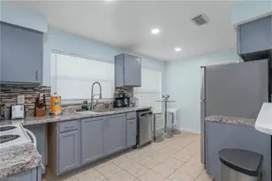 510 SW 51st Terrace, Cape Coral, FL 33914 - Photo 6