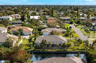 2138 SE 5th Pl, Cape Coral, FL 33990 - Photo 4