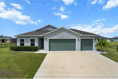 2112 NE 4th Pl, Cape Coral, FL 33909 - Photo 2