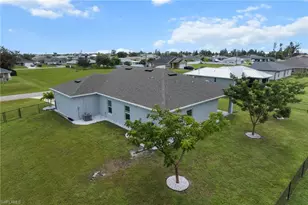 2112 NE 4th Pl, Cape Coral, FL 33909 - Photo 24