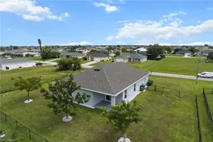 2112 NE 4th Pl, Cape Coral, FL 33909 - Photo 26