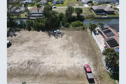 2712 SW 2nd Pl, Cape Coral, FL 33914 - Photo 4