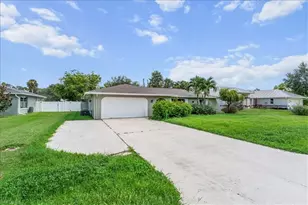 17042 Wayzata Ct, North Fort Myers, FL 33917 - Photo 4