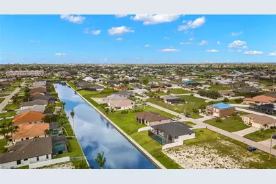 1137 SW 18th Ct, Cape Coral, FL 33991 - Photo 32