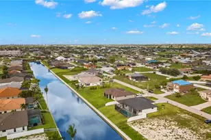 1137 SW 18th Ct, Cape Coral, FL 33991 - Photo 32