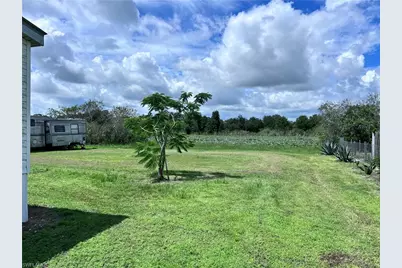 3704 Dustin Dr, Labelle, FL 33935 - Photo 4