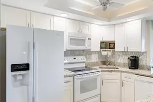 5710 Trailwinds Dr, Fort Myers, FL 33907 - Photo 10