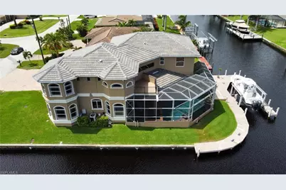 2123 SE 25th Ln, Cape Coral, FL 33904 - Photo 2