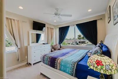 1827 SE 12th St, Cape Coral, FL 33990 - Photo 10