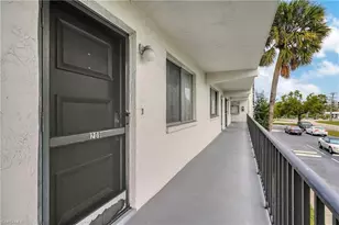 4906 Victoria Dr, Cape Coral, FL 33904 - Photo 4