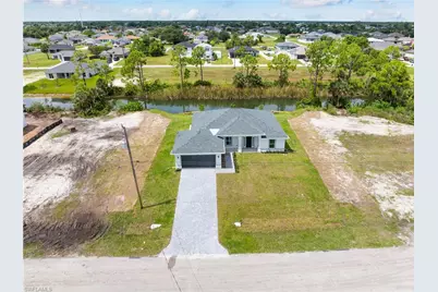 4018 NE 23rd Pl, Cape Coral, FL 33909 - Photo 2