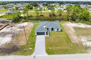 4018 NE 23rd Pl, Cape Coral, FL 33909 - Photo 2