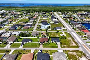 9 SW 37th Pl, Cape Coral, FL 33991 - Photo 12