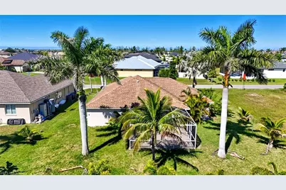 9 SW 37th Pl, Cape Coral, FL 33991 - Photo 8