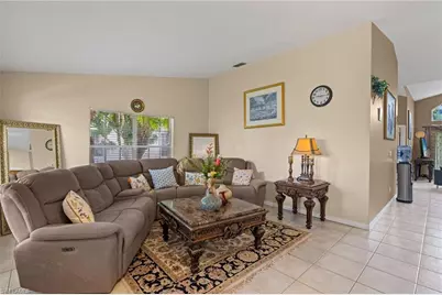 12540 Eagle Pointe Cir, Fort Myers, FL 33913 - Photo 6