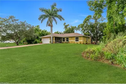 8434 Butternut Rd, Fort Myers, FL 33967 - Photo 4