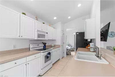 10021 Colonial Country Club Blvd, Fort Myers, FL 33913 - Photo 10