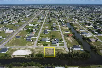 22 NE 9th St, Cape Coral, FL 33909 - Photo 4