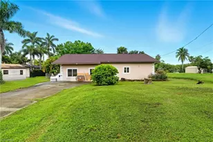 1261 Driftwood Dr, North Fort Myers, FL 33903 - Photo 2