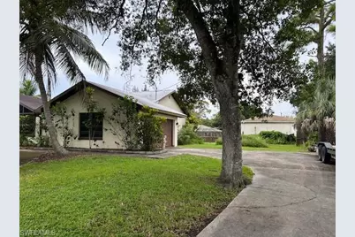 6786 Autumn Ct, North Fort Myers, FL 33903 - Photo 2
