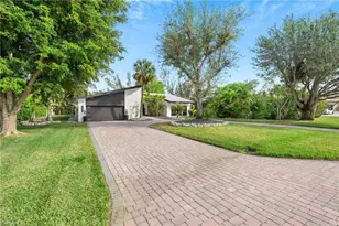 15600 Light Blue Cir, Fort Myers, FL 33908 - Photo 6