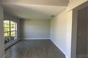 221 NW 29th Pl, Cape Coral, FL 33993 - Photo 4