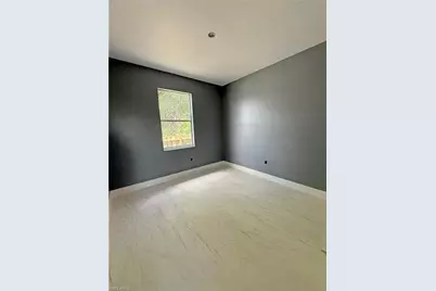 2103 French St, Fort Myers, FL 33916 - Photo 8