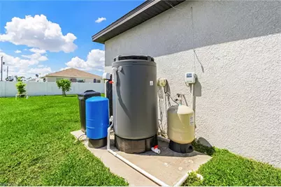 3904 NE 16th Pl, Cape Coral, FL 33909 - Photo 26