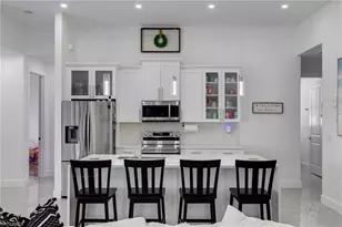 307 NE 6th Terrace, Cape Coral, FL 33909 - Photo 10