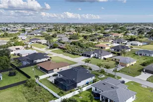 307 NE 6th Terrace, Cape Coral, FL 33909 - Photo 28