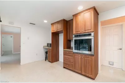 7058 Maida Ln, Fort Myers, FL 33907 - Photo 10