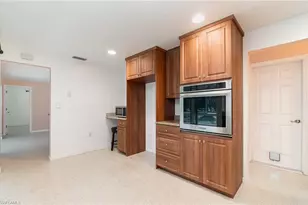 7058 Maida Ln, Fort Myers, FL 33907 - Photo 10