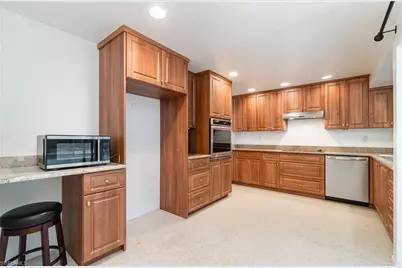 7058 Maida Ln, Fort Myers, FL 33907 - Photo 8