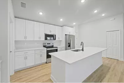 3341 SE 10th Pl, Cape Coral, FL 33904 - Photo 12