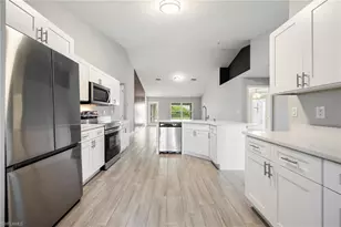 1030 NE 2nd Pl, Cape Coral, FL 33909 - Photo 10