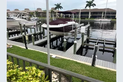 4002 SE 20th Pl #4, Cape Coral, FL 33904 - Photo 8