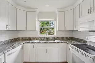 1037 Ione Dr, Fort Myers, FL 33919 - Photo 4