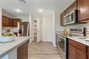 929 NW 8th Pl, Cape Coral, FL 33993 - Photo 16