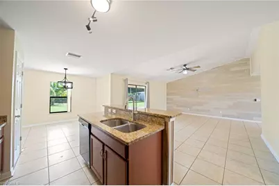 1005 SW 6th Pl, Cape Coral, FL 33991 - Photo 12