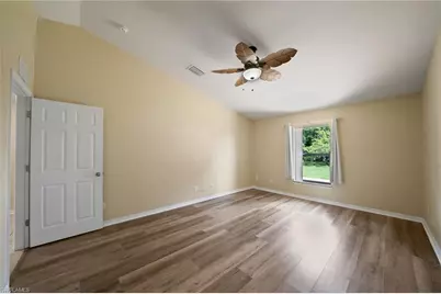 1005 SW 6th Pl, Cape Coral, FL 33991 - Photo 14