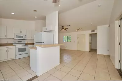 3825 Hollycrest St, Fort Myers, FL 33905 - Photo 14