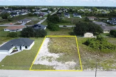 2806 24th St SW, Lehigh Acres, FL 33976 - Photo 2