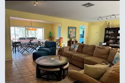 313 SE 16th Pl, Cape Coral, FL 33990 - Photo 2