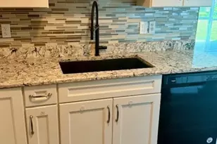 2723 SE 16th Pl, Cape Coral, FL 33904 - Photo 8